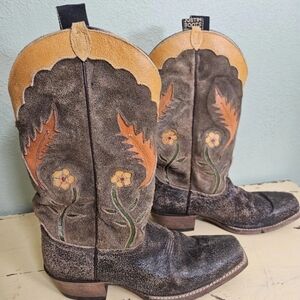 Justin Distressed Leather Western boots